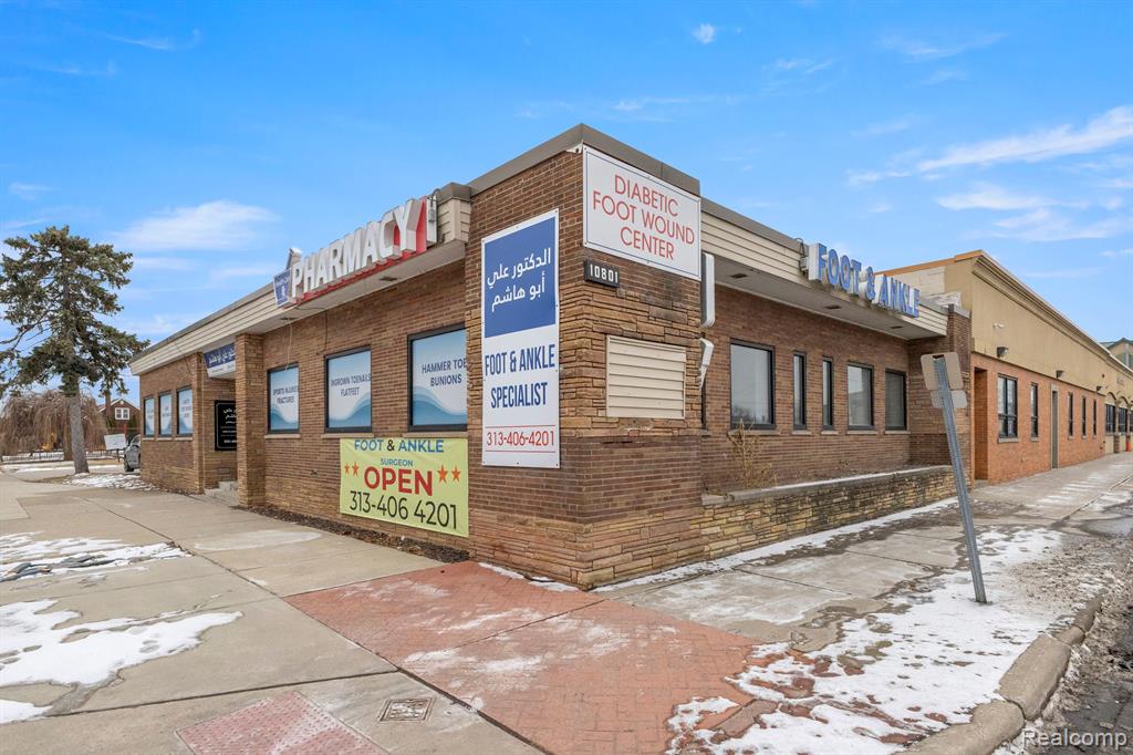 Additional view of 10801 W Warren Avenue
