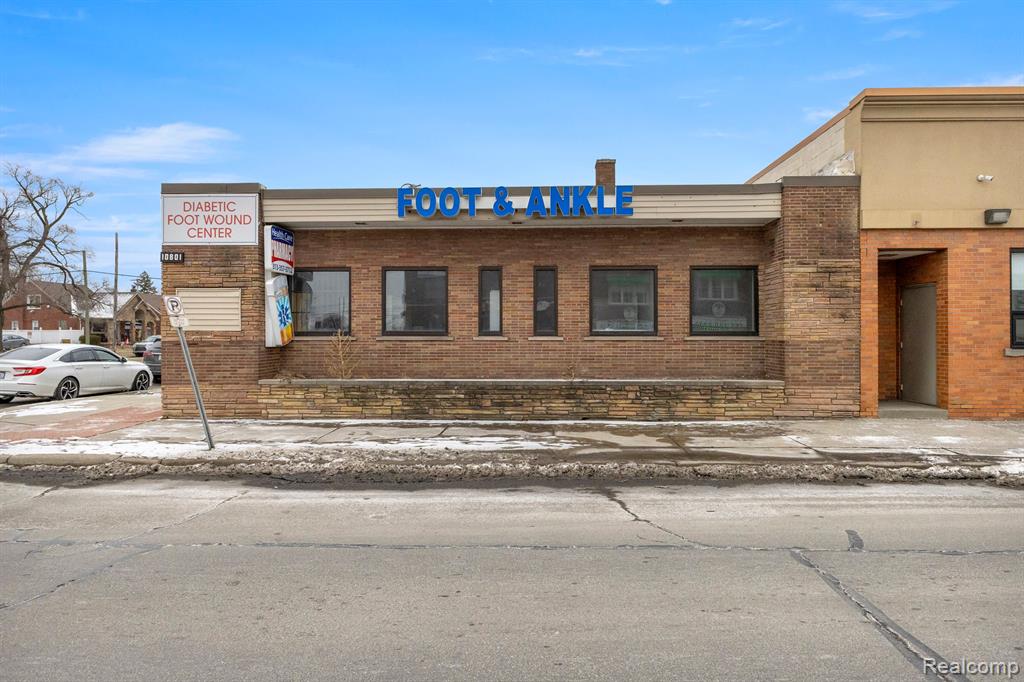 Additional view of 10801 W Warren Avenue