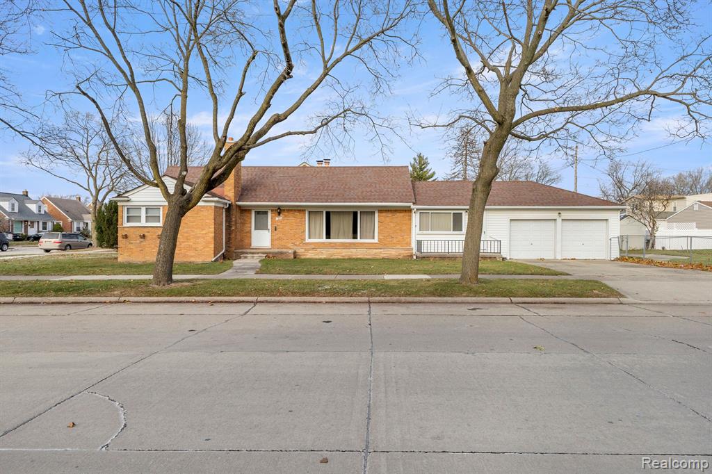 Image of 1300 Robindale Avenue