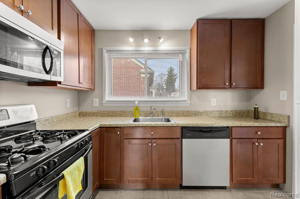 Additional view of 1300 Robindale Avenue