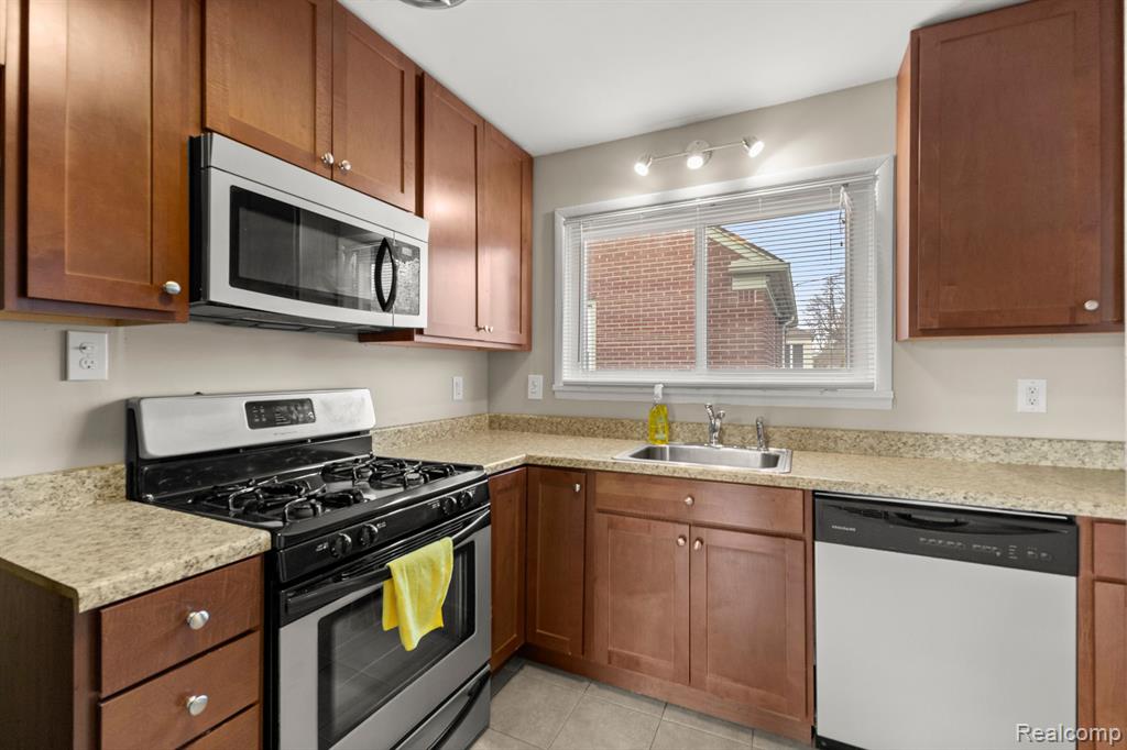 Additional view of 1300 Robindale Avenue