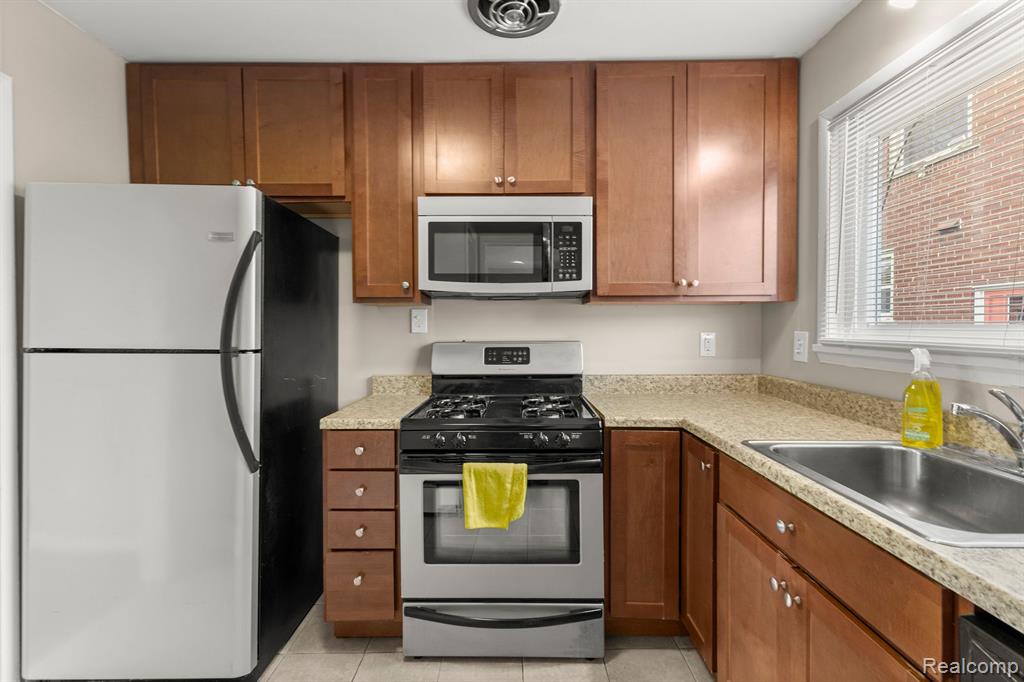 Additional view of 1300 Robindale Avenue