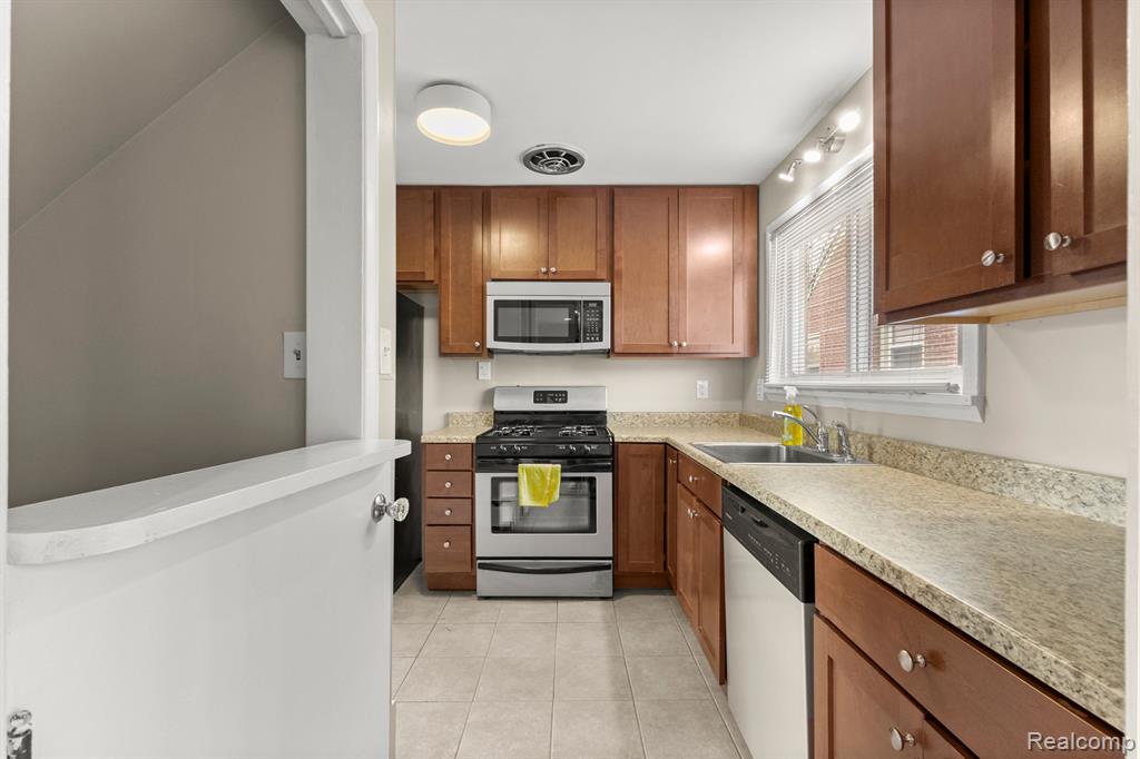 Additional view of 1300 Robindale Avenue