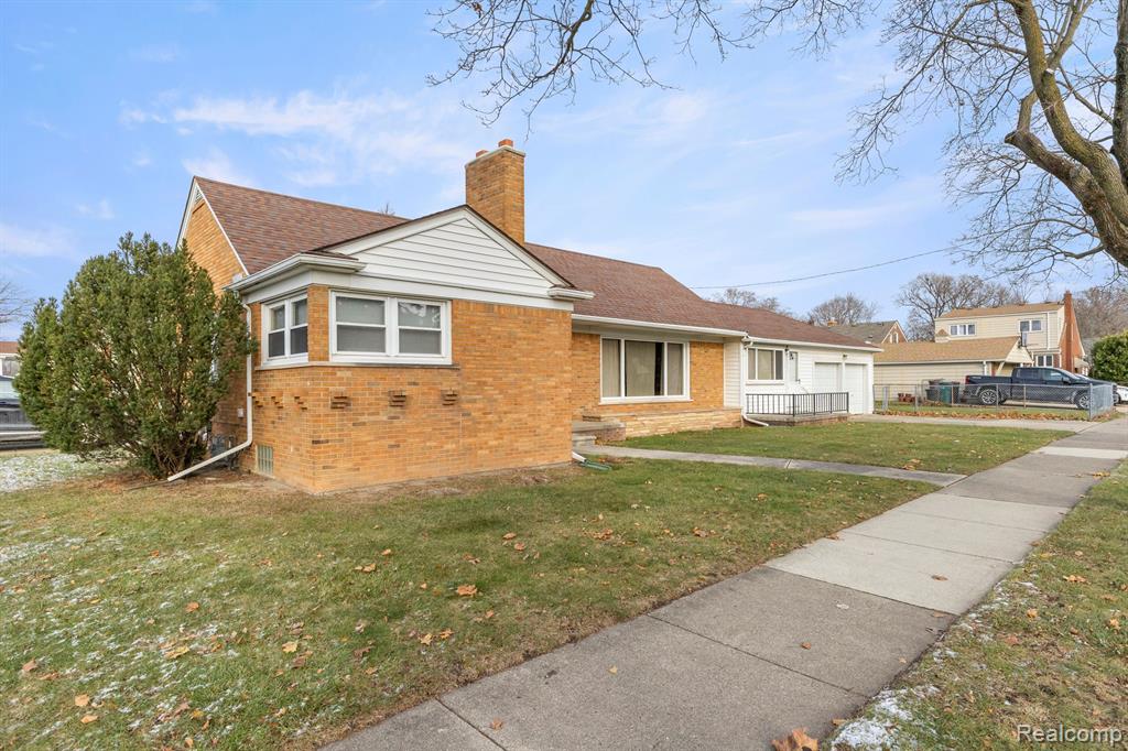 Additional view of 1300 Robindale Avenue