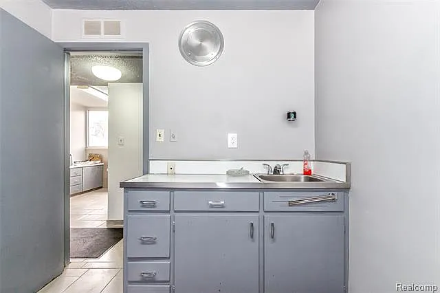 Additional view of 25510 Plymouth Road Unit A