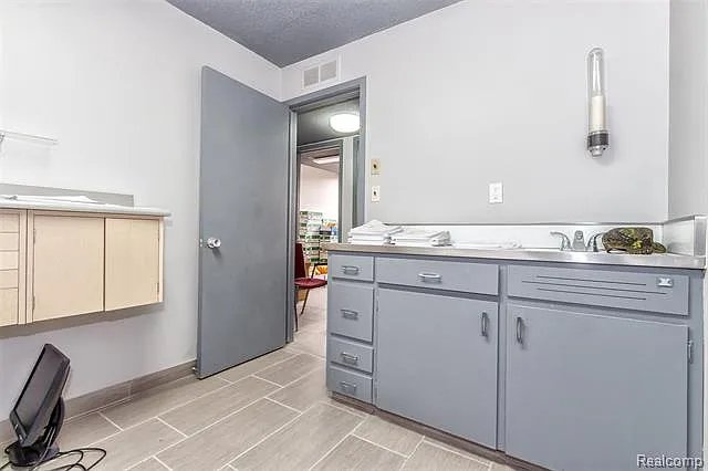 Additional view of 25510 Plymouth Road Unit A
