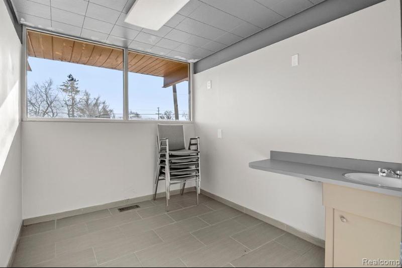Additional view of 25510 Plymouth Road Unit B