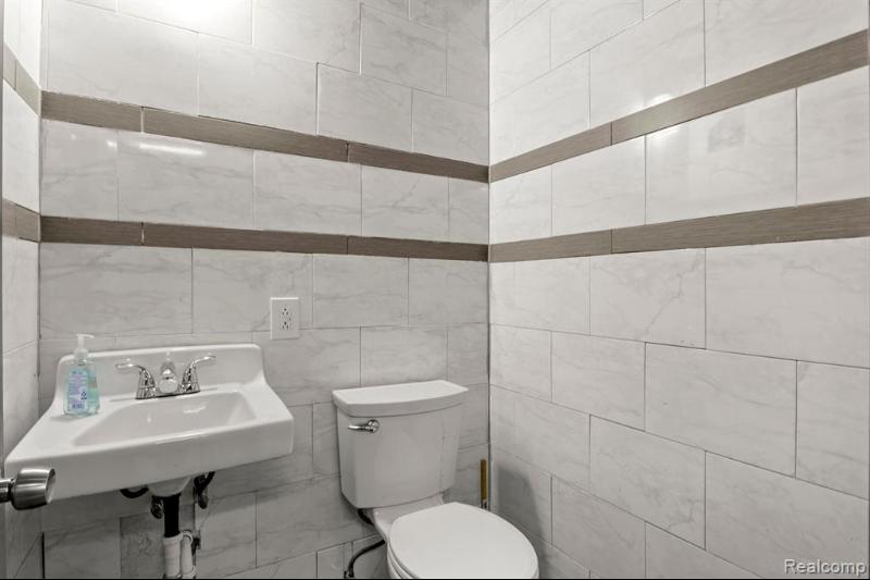 Additional view of 25510 Plymouth Road Unit B