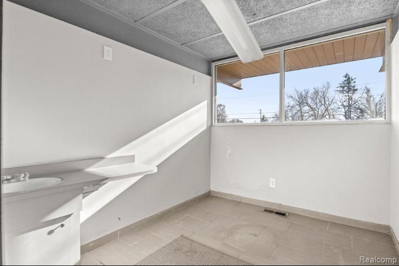 Additional view of 25510 Plymouth Road Unit B