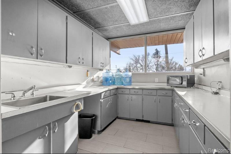 Additional view of 25510 Plymouth Road Unit B