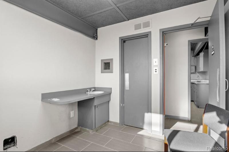 Additional view of 25510 Plymouth Road Unit B