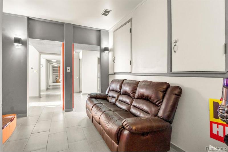 Additional view of 25510 Plymouth Road Unit B