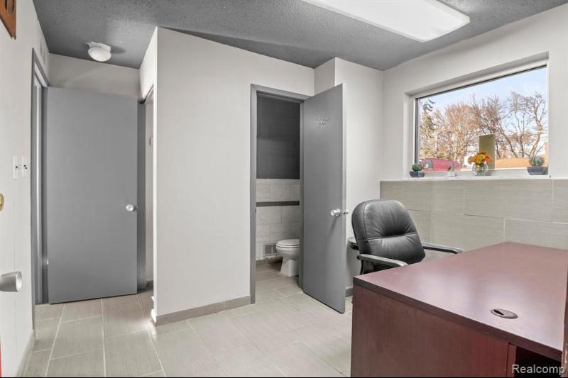 Additional view of 25510 Plymouth Road Unit B