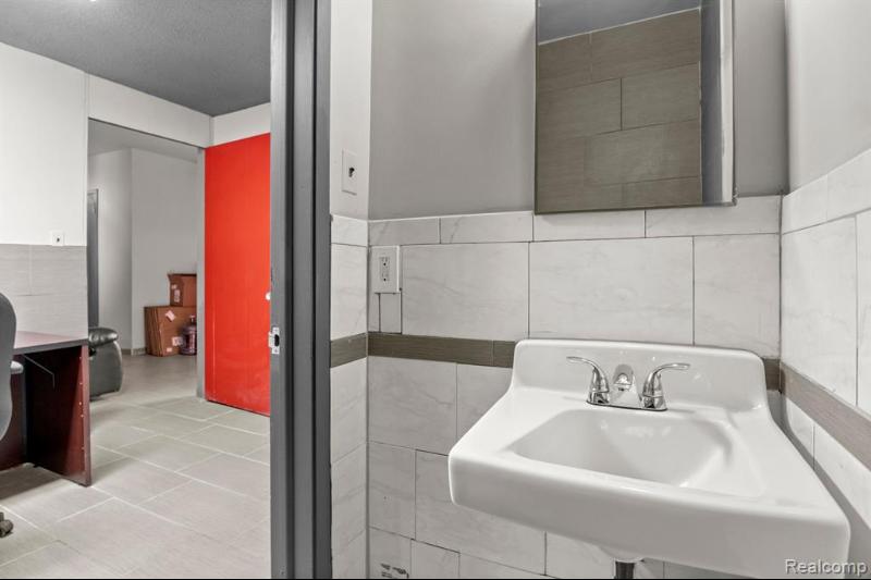 Additional view of 25510 Plymouth Road Unit B