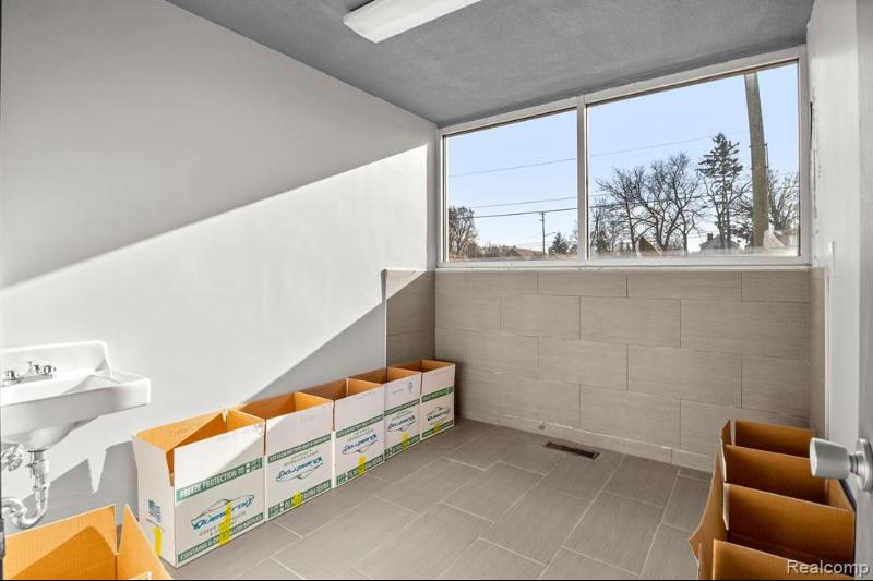 Additional view of 25510 Plymouth Road Unit B