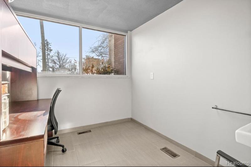 Additional view of 25510 Plymouth Road Unit B