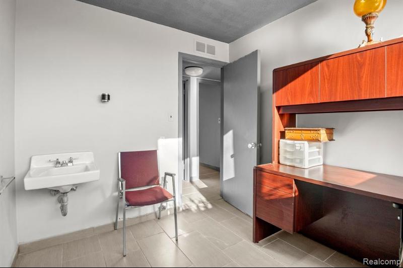Additional view of 25510 Plymouth Road Unit B