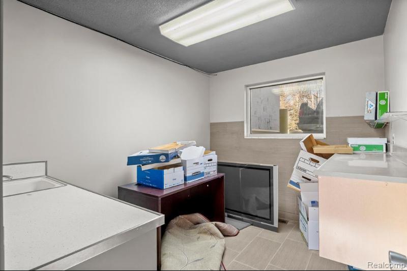 Additional view of 25510 Plymouth Road Unit B