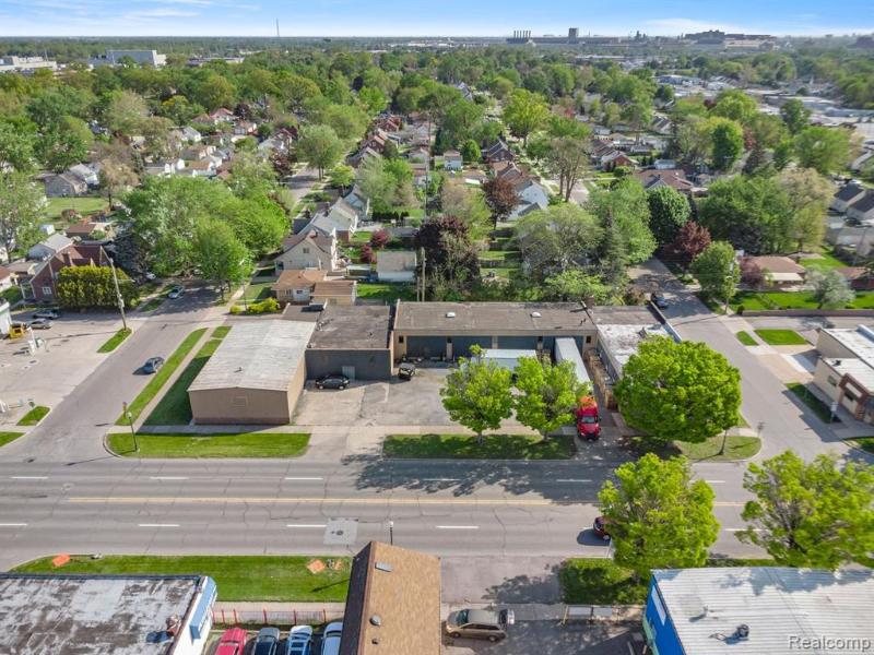 Image of 4204 Oakwood Boulevard