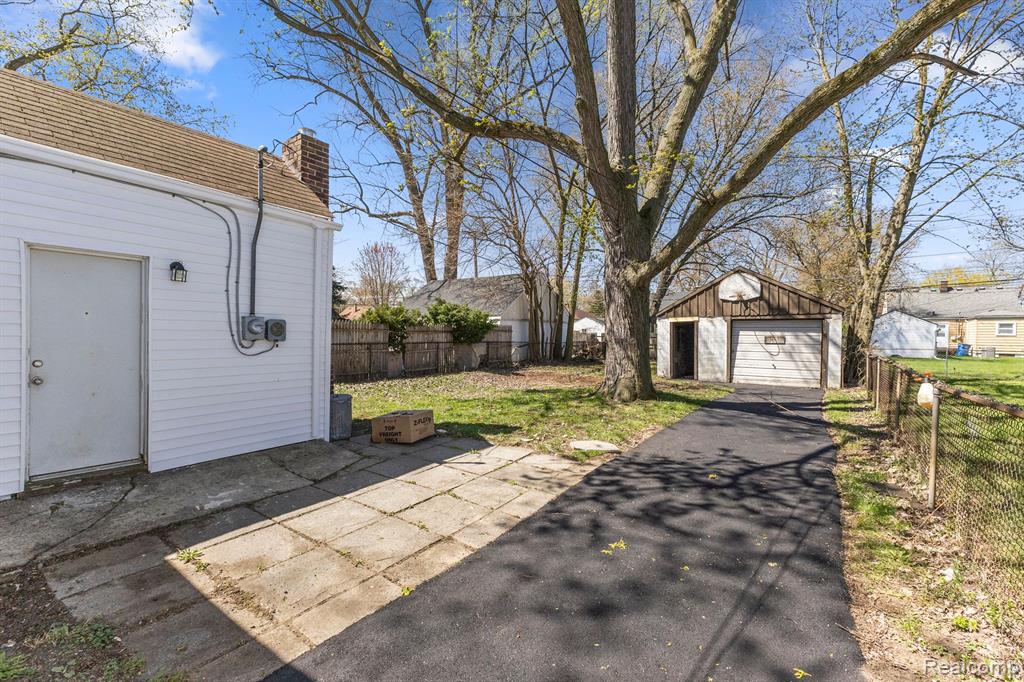 Additional view of 4924 Ziegler Street
