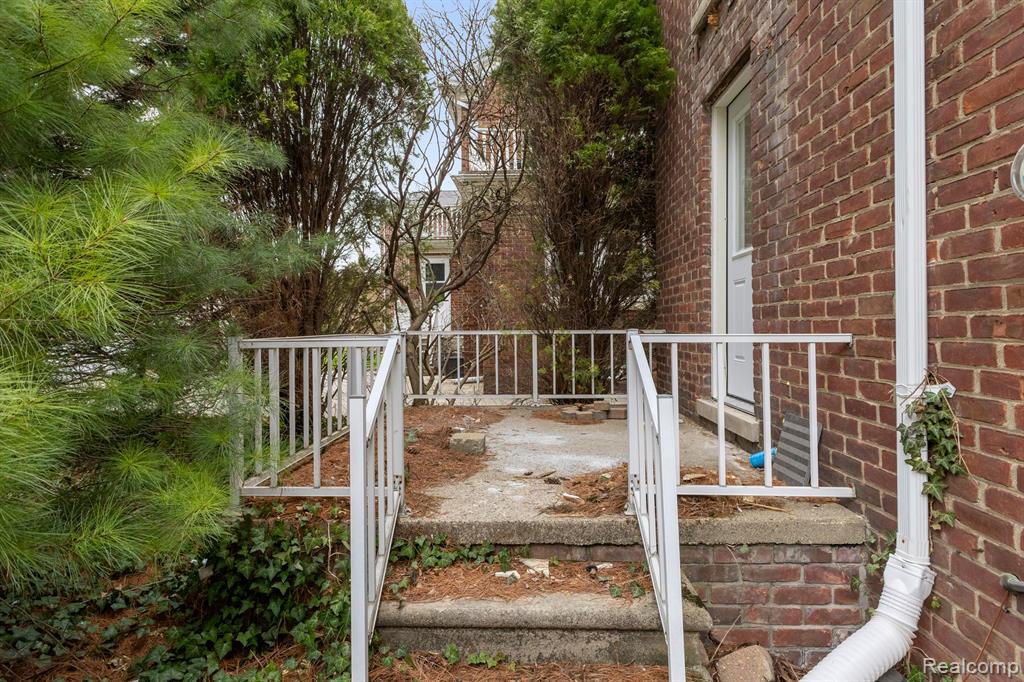 Additional view of 529 N Military Street