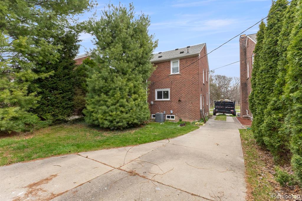 Additional view of 529 N Military Street