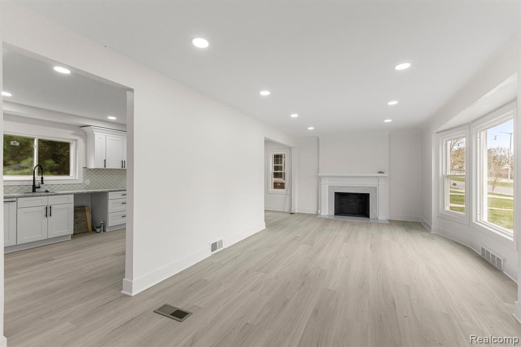 Additional view of 529 N Military Street