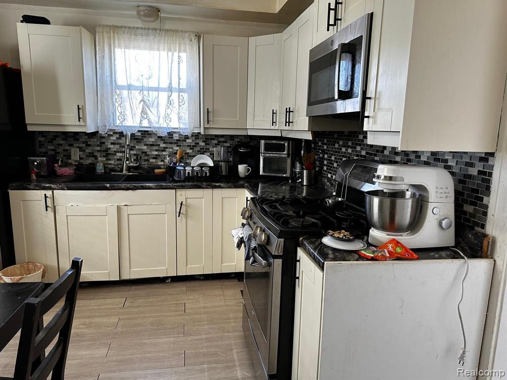 Additional view of 7848 Coleman Street