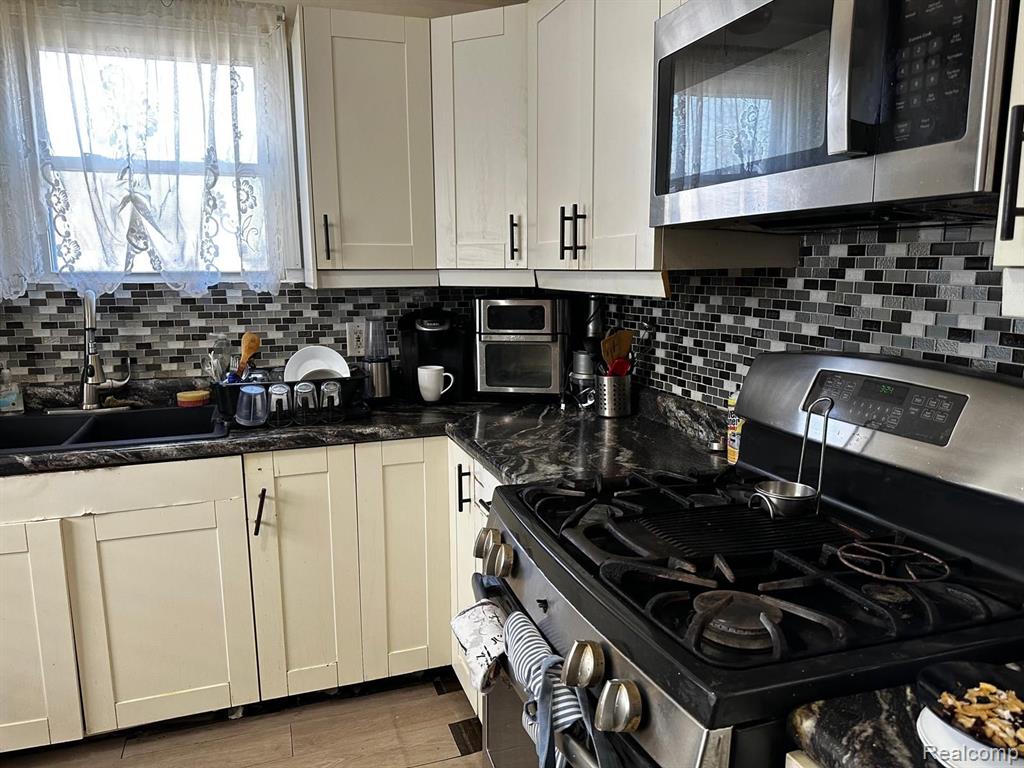 Additional view of 7848 Coleman Street