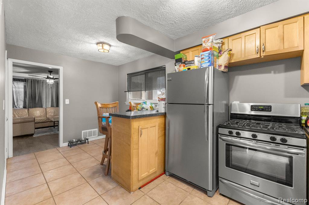 Additional view of 9424 Polk Street
