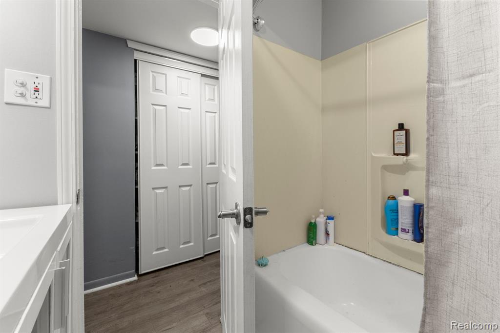Additional view of 9424 Polk Street